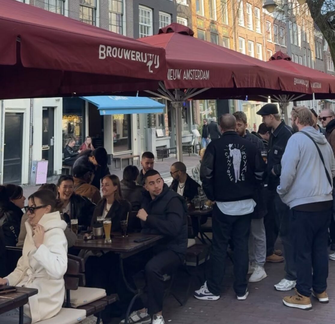 Terras en binnentuin geopend bij Café Nieuw Amsterdam